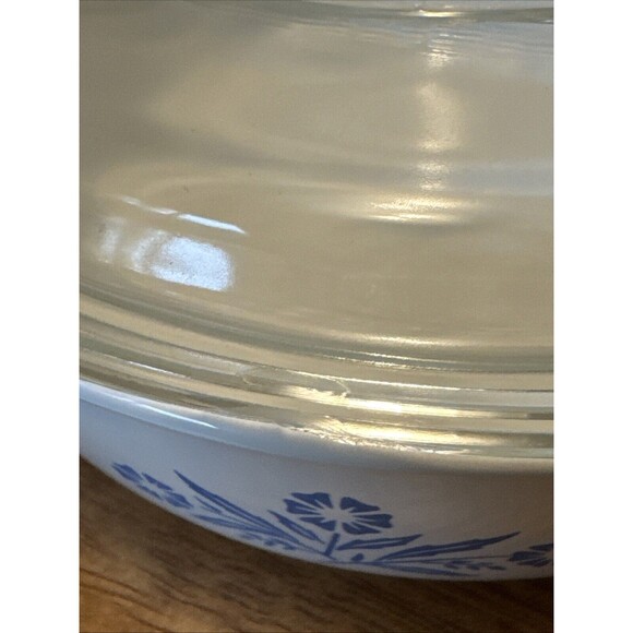 Vtg. Corning Ware, 6.5" Skillet, and Lid, 6.5" W x 10.25" w/Handle - Picture 2 of 11